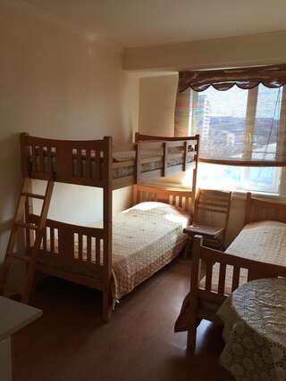 Хостелы Armenia Hostel Ереван Кровать в общем номере для женщин с 4 кроватями-2